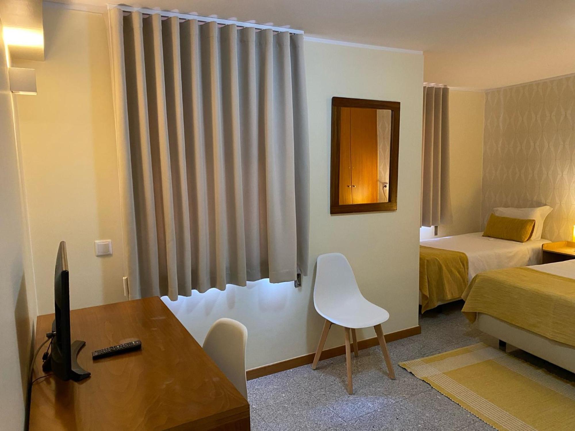 Enjoy Viana - Guest House เวียนา โด กัสเตโล ภายนอก รูปภาพ