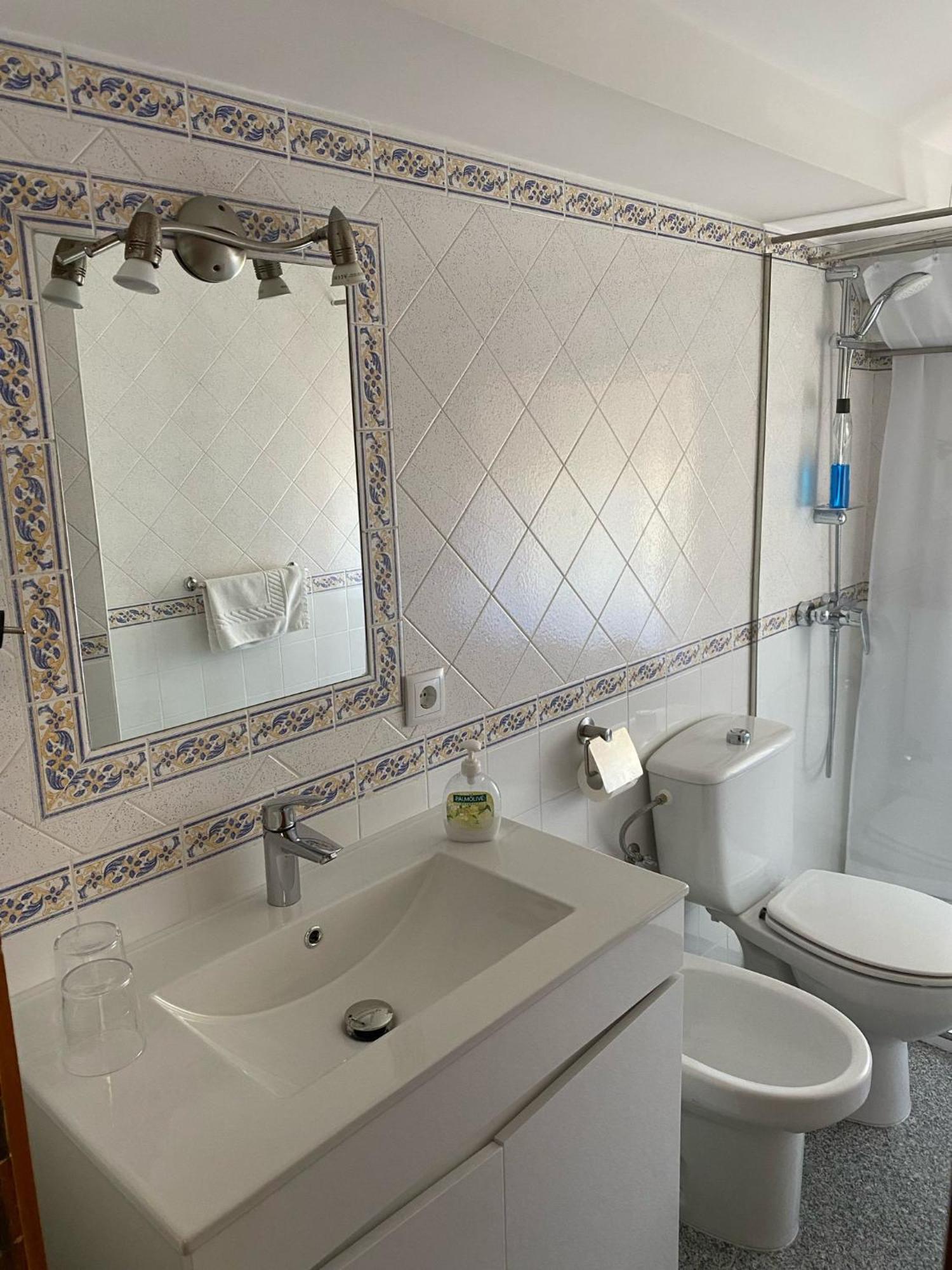 Enjoy Viana - Guest House เวียนา โด กัสเตโล ภายนอก รูปภาพ